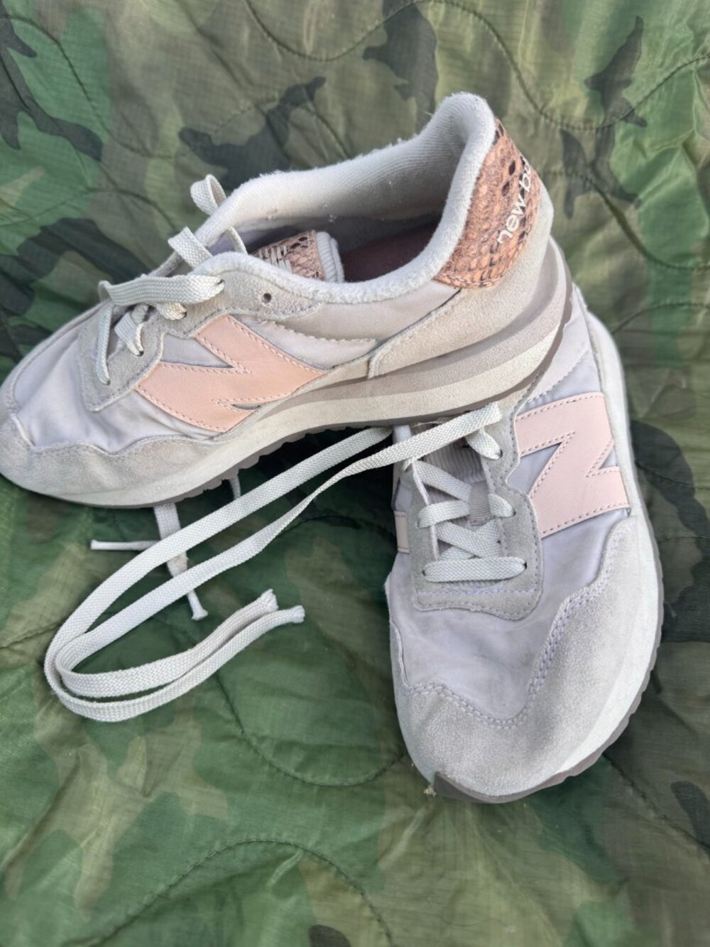 New Balance 237 Sneakers - Cream/Blush Snake Print, Kids Size 4